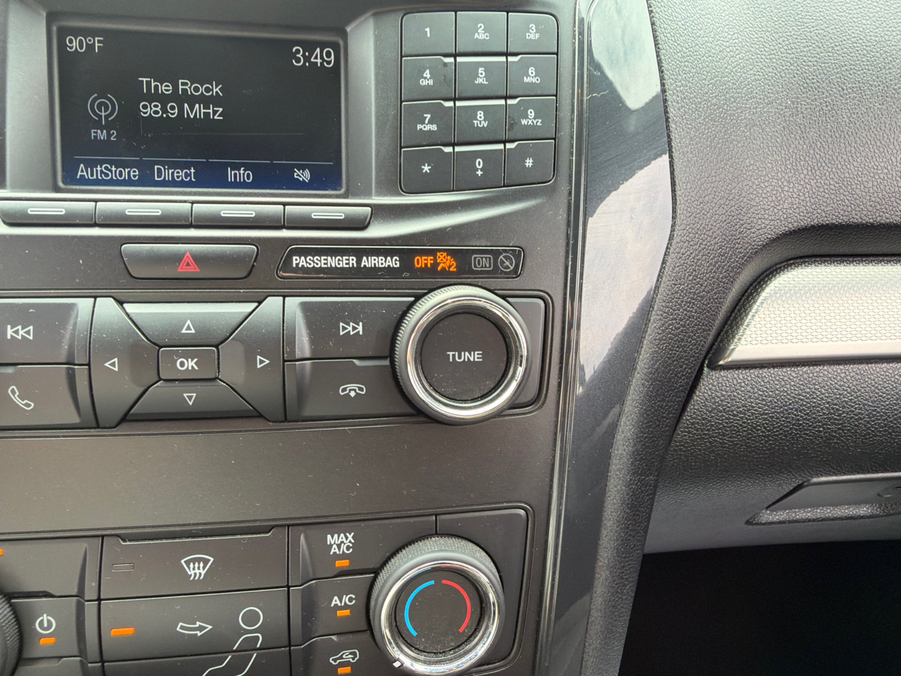 Used 2018 Ford Explorer XLT FWD image 29