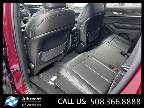 New 2025 Jeep Grand Cherokee Limited image 11