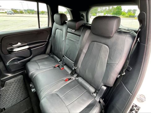 Used 2022 Mercedes-Benz GLB 250 image 21