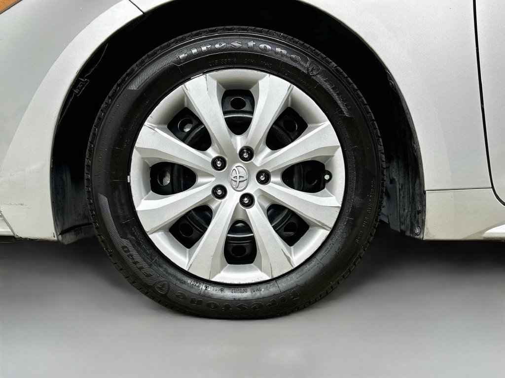 Used 2024 Toyota Corolla LE FWD image 35