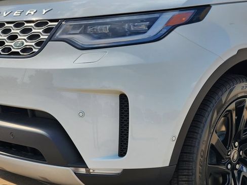 Used 2025 Land Rover Discovery S AWD/4WD image 5