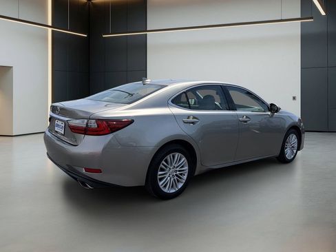 Used 2017 Lexus ES 350 w/ Accessory Package 2 FWD image 5