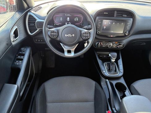 Used 2023 Kia Soul LX w/ LX Technology Package image 20