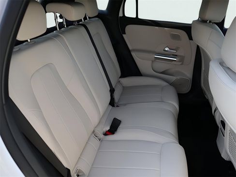 New 2026 Mercedes-Benz GLA 250 4MATIC image 16