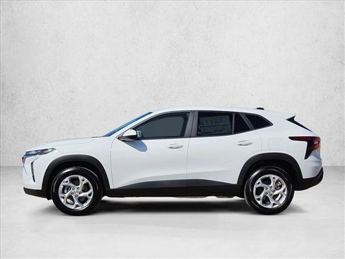 New 2026 Chevrolet Trax LS w/ LS Convenience Package FWD image 5