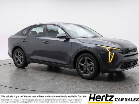 Used 2025 Kia K4 LXS FWD image 1