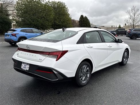 New 2026 Hyundai Elantra Blue image 7