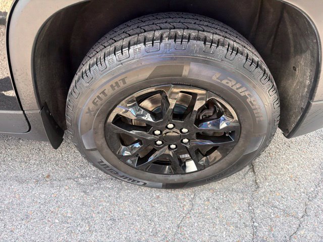 Used 2019 Chevrolet Traverse LT w/ LPO, Cargo Package AWD/4WD image 5