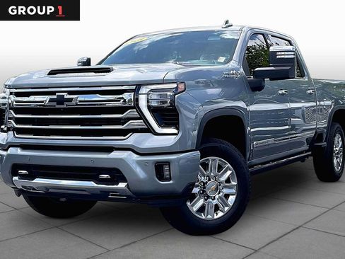 Used 2025 Chevrolet Silverado 2500 High Country w/ Technology Package AWD/4WD image 1