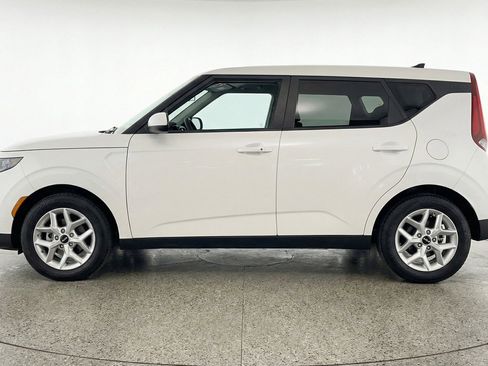 Used 2025 Kia Soul LX w/ LX Technology Package image 5