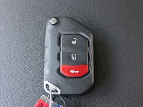 New 2025 Jeep Gladiator Sport image 30