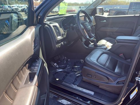 Used 2022 GMC Canyon Denali w/ Denali Black Edition Package image 5