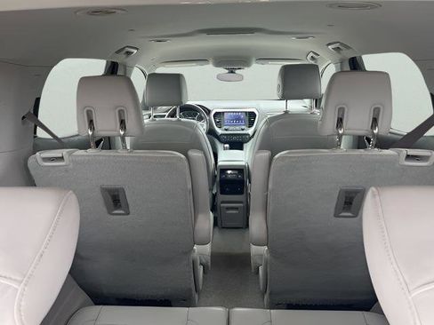 Used 2018 GMC Acadia SLT image 25