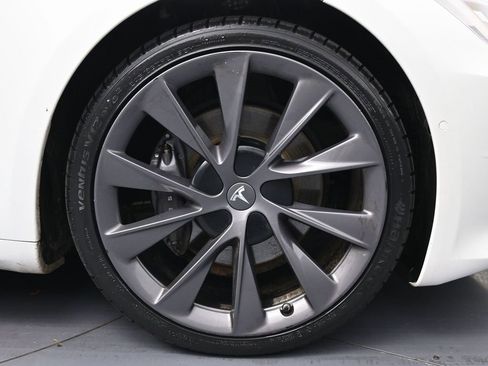 Used 2020 Tesla Model S Long Range Plus image 13