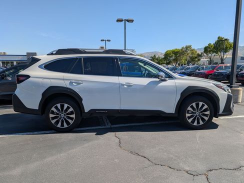 Used 2025 Subaru Outback Touring XT AWD/4WD image 2