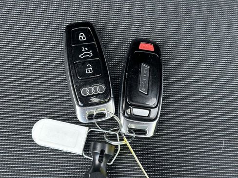 Used 2022 Audi e-tron GT Premium Plus image 21