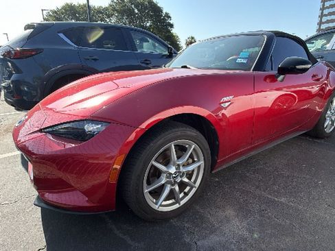 Used 2017 MAZDA MX-5 Miata Sport RWD image 6
