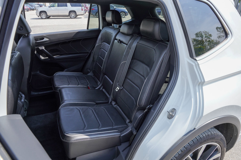 Used 2022 Volkswagen Tiguan SEL R-Line AWD/4WD image 32