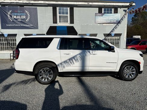 Used 2023 Chevrolet Suburban Premier image 6