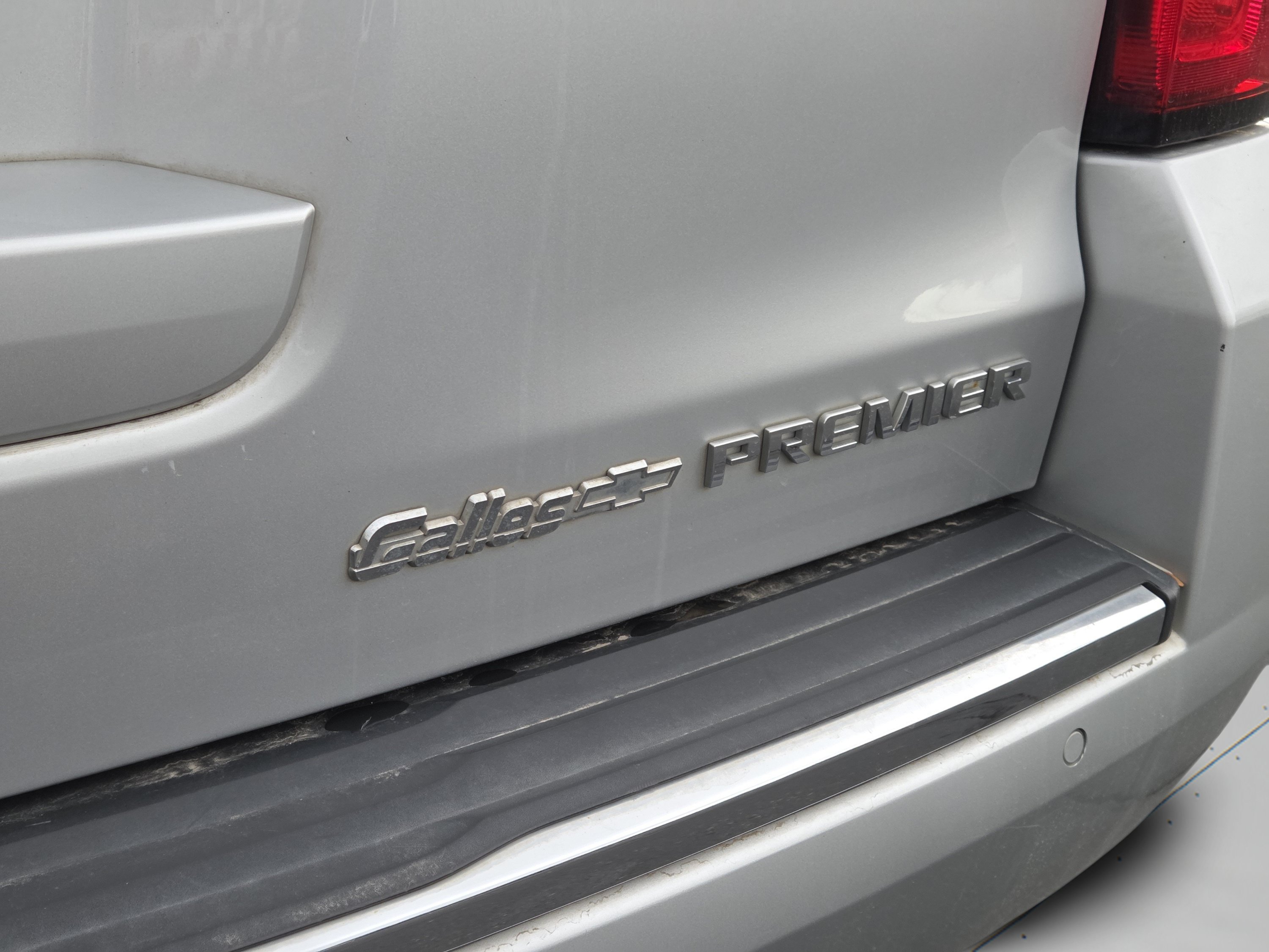 Used 2019 Chevrolet Suburban Premier AWD/4WD image 26