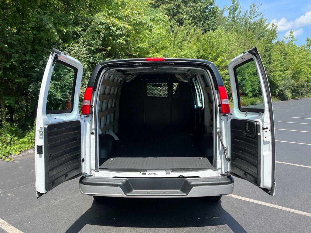 Used 2025 GMC Savana 2500 w/ Driver Convenience Package RWD image 19