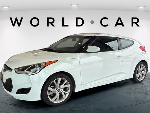 Used 2016 Hyundai Veloster FWD image 7