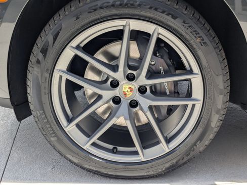 New 2026 Porsche Macan image 29