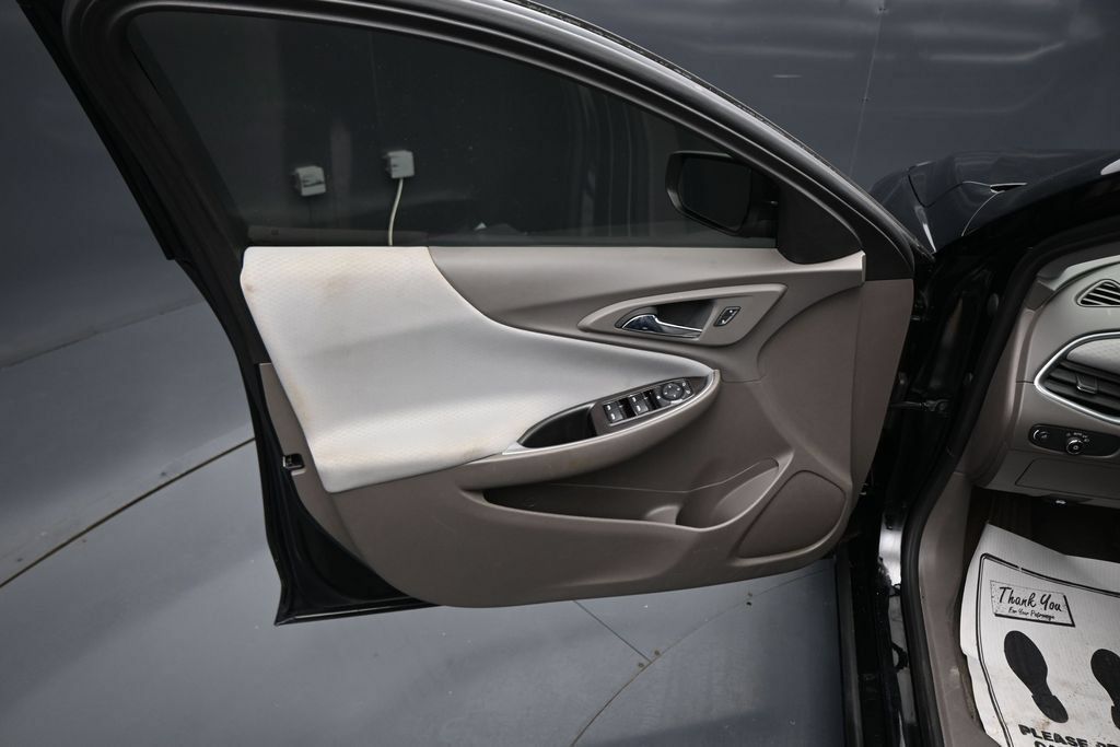 Used 2023 Chevrolet Malibu LT FWD image 10