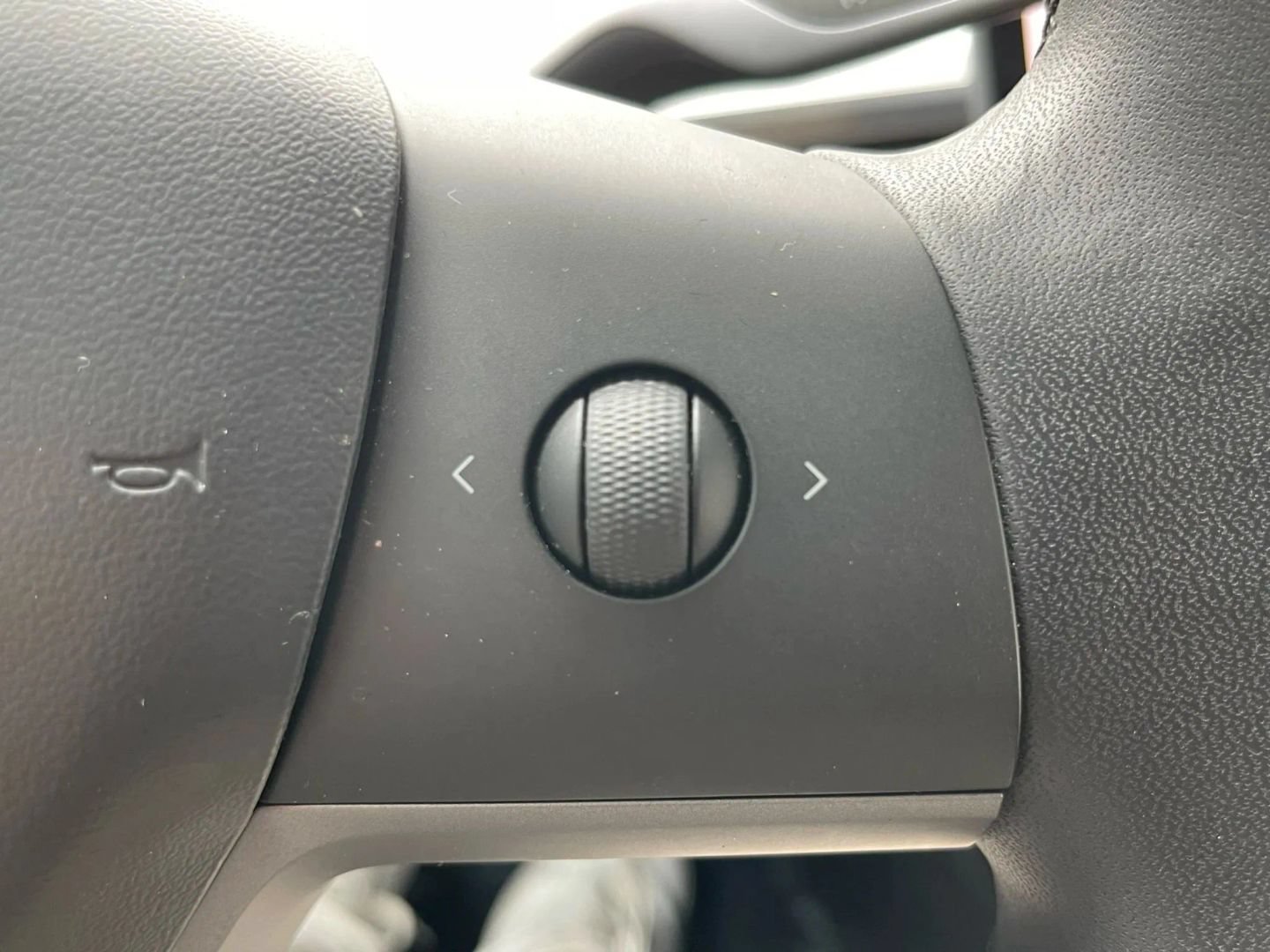 Used 2020 Tesla Model 3 Standard Range RWD image 21