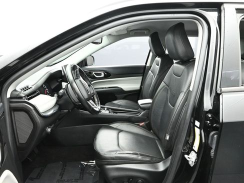 Certified 2022 Jeep Compass Limited image 11