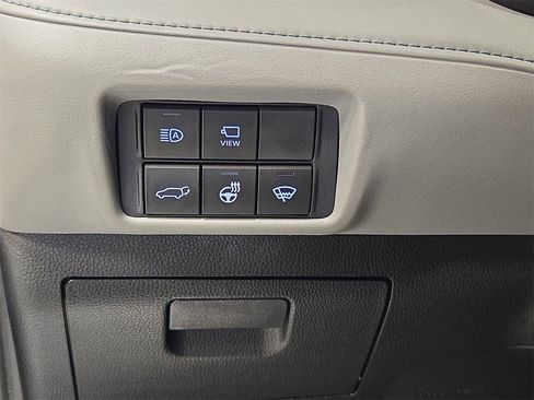 Used 2020 Toyota Highlander Platinum image 26