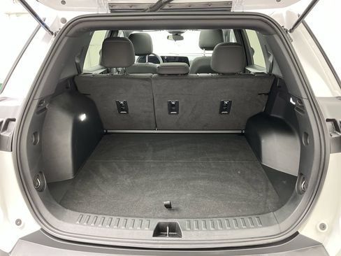 Certified 2025 Chevrolet Equinox LT image 28