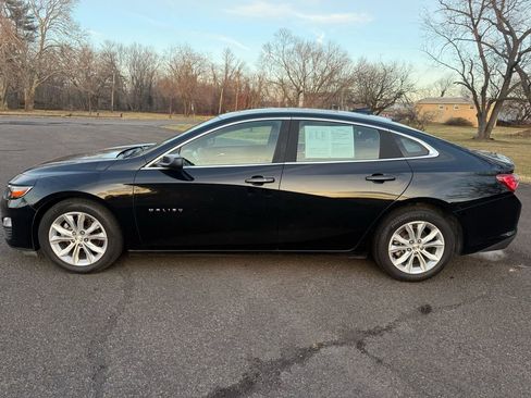Used 2020 Chevrolet Malibu LT image 2