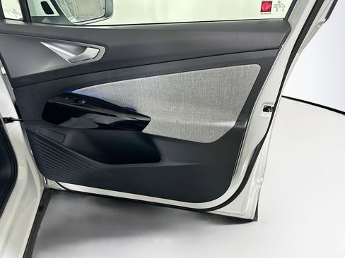 Used 2024 Volkswagen ID.4 2WD image 31