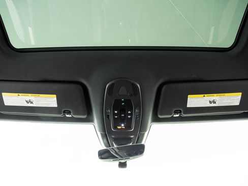 Certified 2024 Porsche Cayenne AWD/4WD image 19