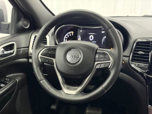 Used 2019 Jeep Grand Cherokee Altitude AWD/4WD image 19