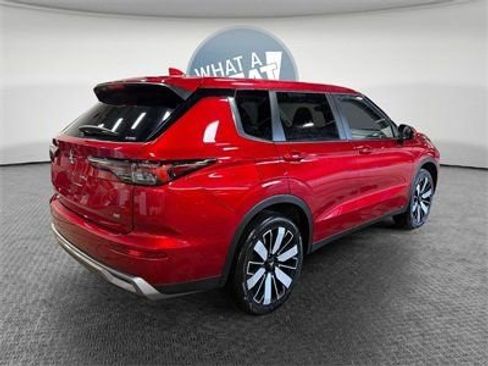 New 2025 Mitsubishi Outlander SE image 3