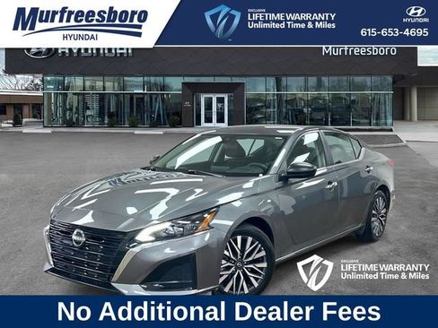 Used 2025 Nissan Altima 2.5 SV FWD image 1
