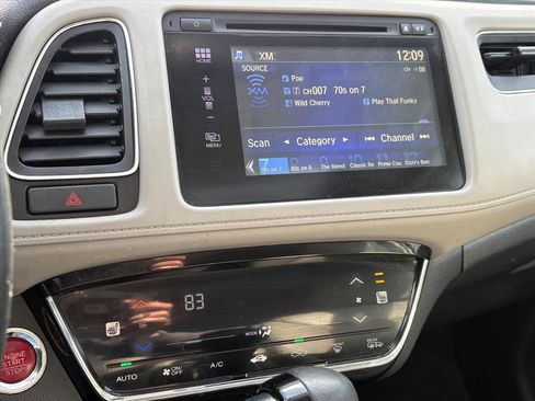 Used 2018 Honda HR-V EX-L image 11