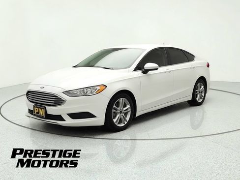 Used 2018 Ford Fusion SE FWD image 3