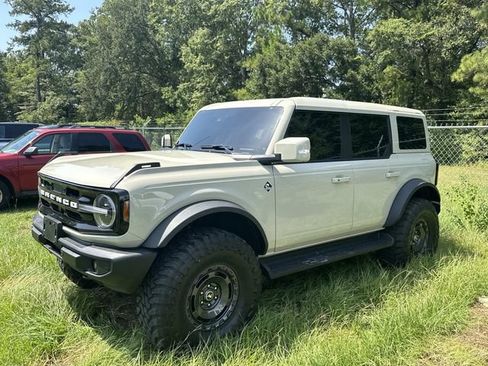 Used 2025 Ford Bronco Outer Banks w/ Sasquatch Package AWD/4WD image 4