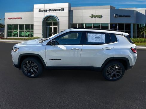 New 2026 Jeep Compass Latitude image 4