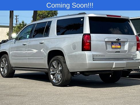 Used 2019 Chevrolet Suburban Premier RWD image 6