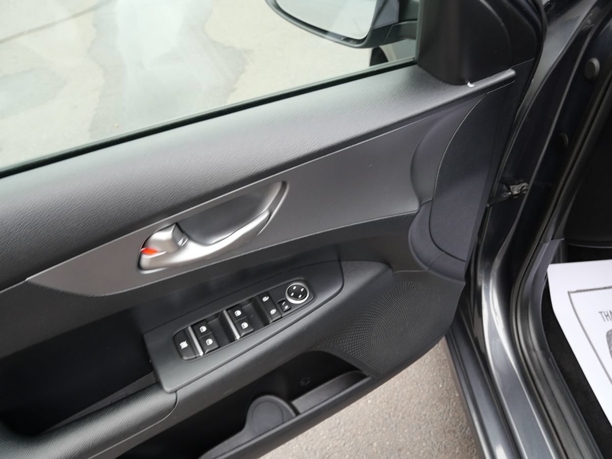 Used 2021 Kia Forte LXS FWD image 15