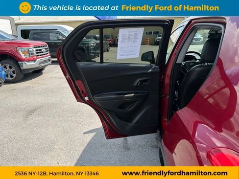 Used 2020 Chevrolet Trax LT w/ Driver Confidence Package AWD/4WD image 41