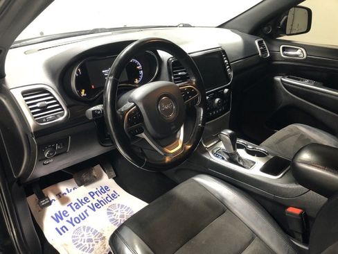 Used 2020 Jeep Grand Cherokee Altitude image 19