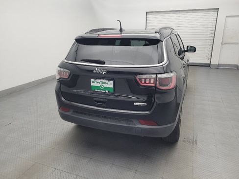 Used 2019 Jeep Compass Latitude FWD image 7