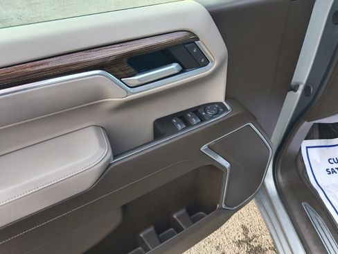 Used 2025 Chevrolet Silverado 1500 LT image 12