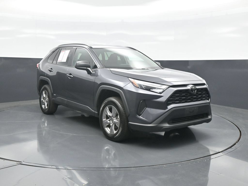 Used 2025 Toyota RAV4 LE AWD/4WD image 1