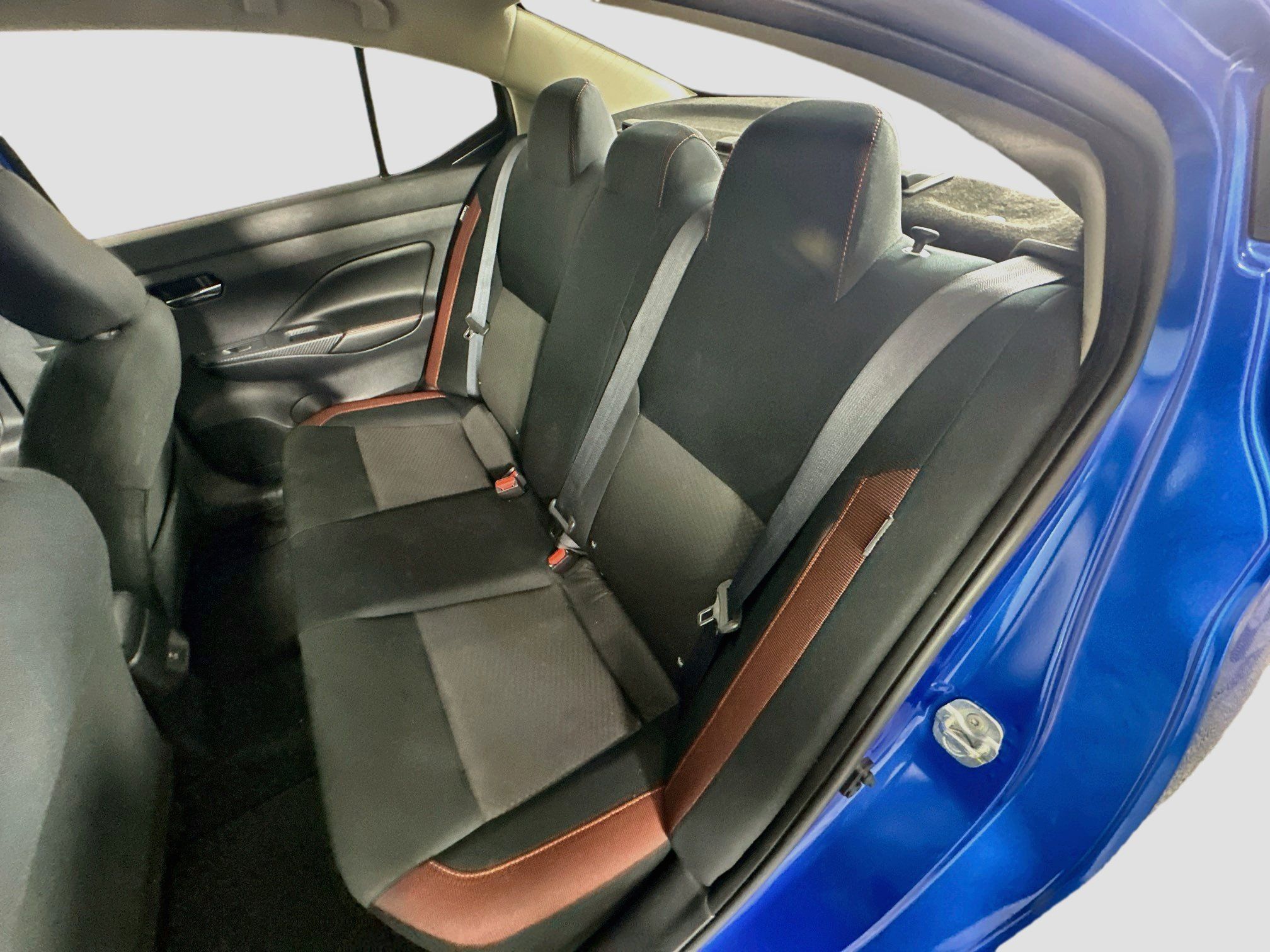 Used 2024 Nissan Versa SR FWD image 25